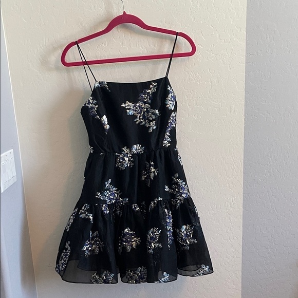 Monique Lhuillier Metallic Floral Brocade Tiered Mini Dress - Picture 2 of 6